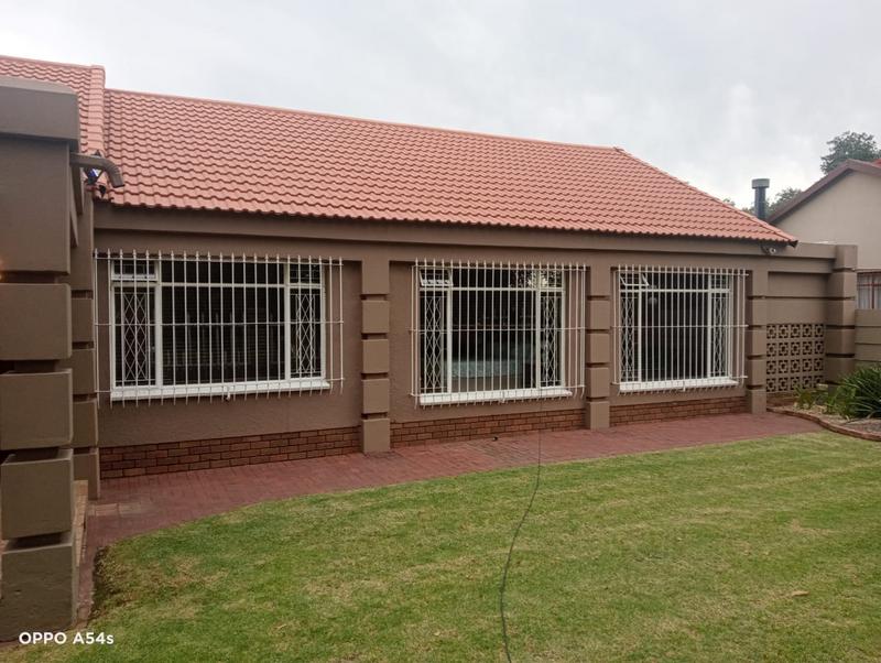 3 Bedroom Property for Sale in Vaalpark Free State